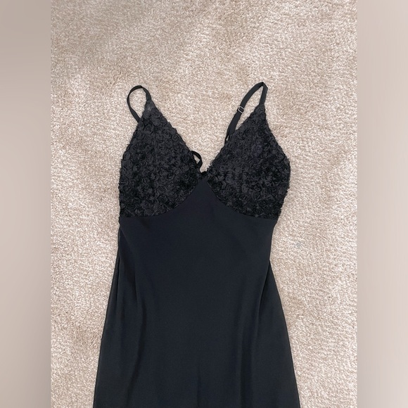 Sleeveless rosette cup maxi slip dress - Picture 6 of 8